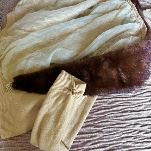 Bernard Altman cashmere/ 2 minks, sweater - Picture 7 of 12